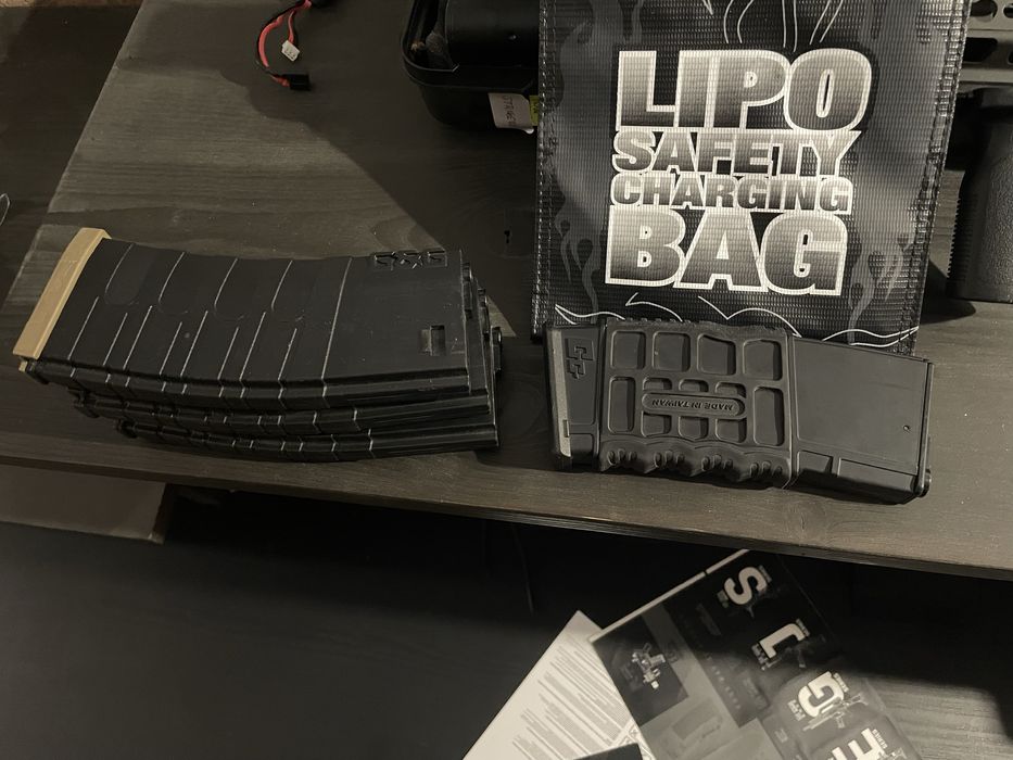 Arme de airsoft g&g predator *full metal*