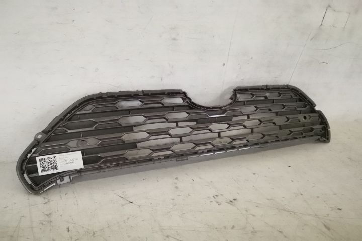 Оригинална централна решетка в добро състояние Тойота РАВ4 / Toyota RA