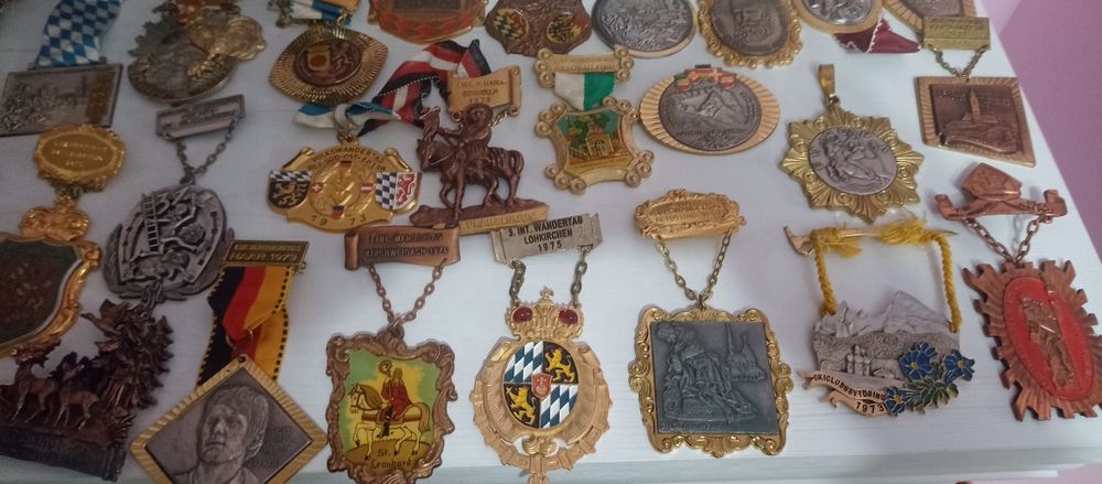 Medalie vechi aduse din Germania