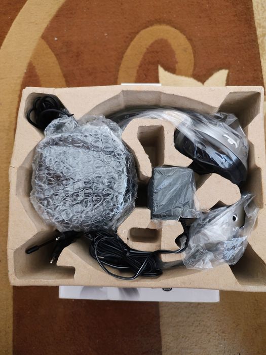 Căști Philips wireless  noi la cutie