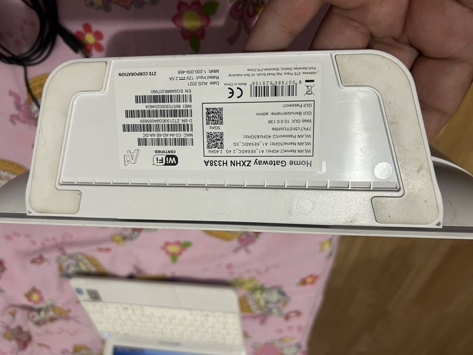 Modem cu cartela 5G si cablu