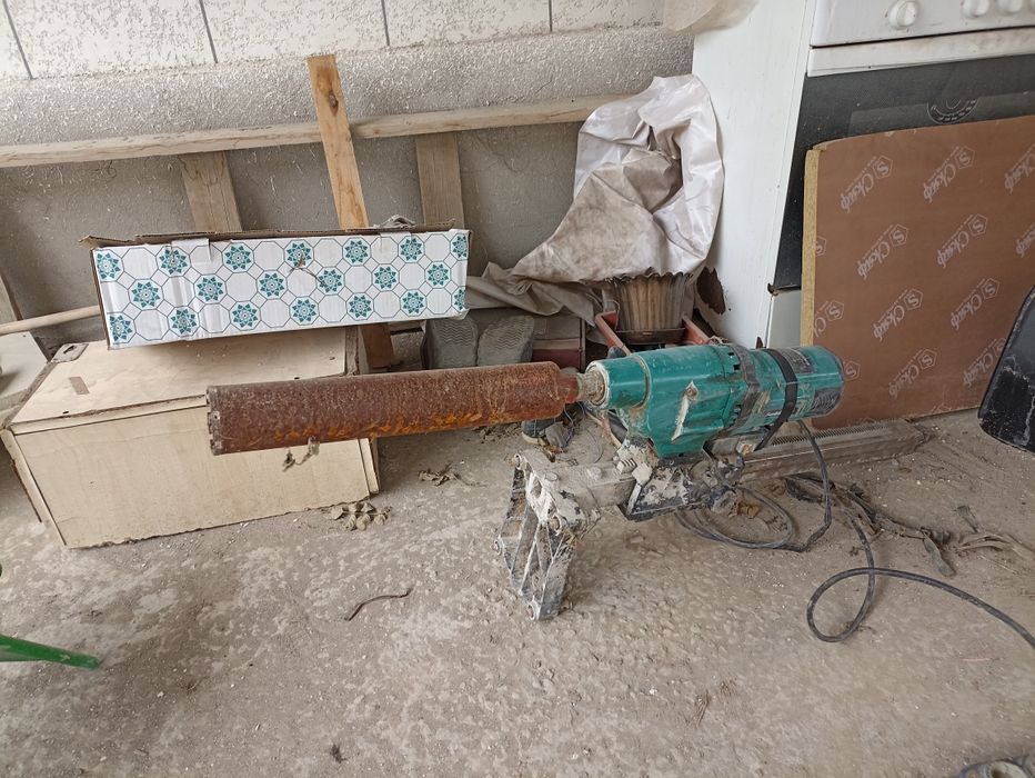 Машина алмазного бурения