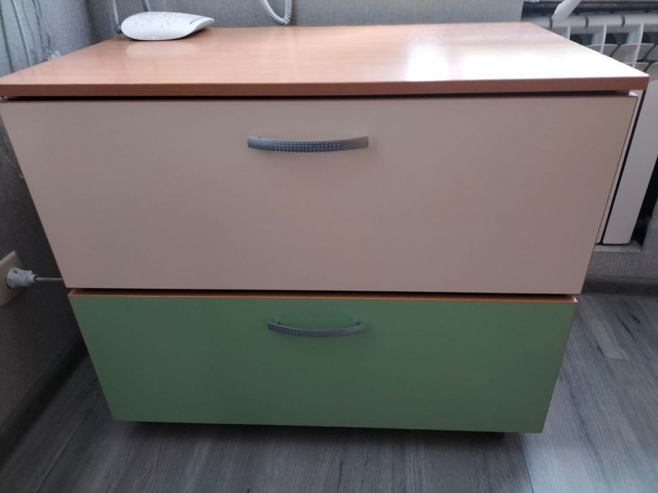 Гарнитурная стенка + стол + тумба