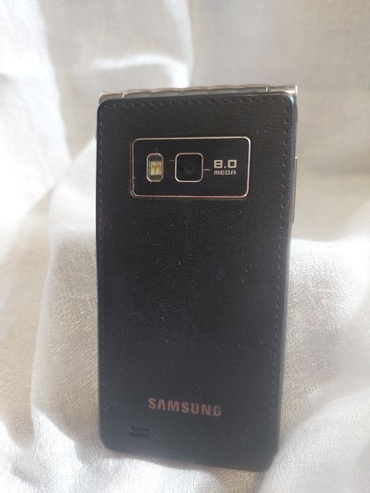 Самсунг GT-I9235