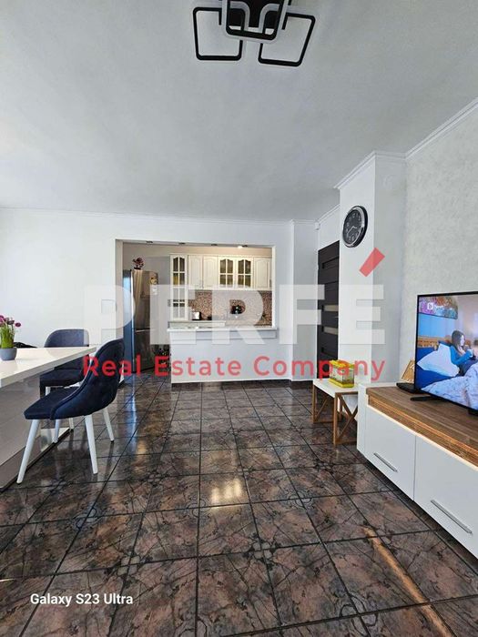 Продава се Тристаен апартамент в Бургас, Славейков - 95 кв.м за 1990 €/кв.м - Снимка #3