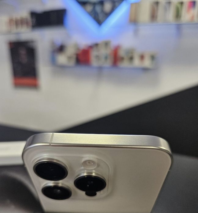 Iphone 16 Pro Max / White Titanium / DeluxGSM