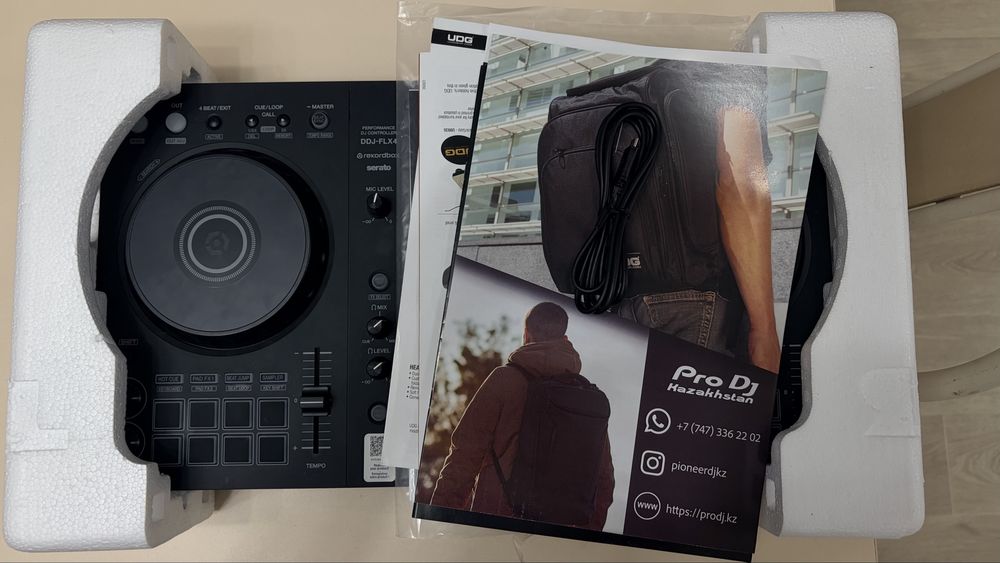 DJ контроллер Pioneer DJ DDJ-FLX4