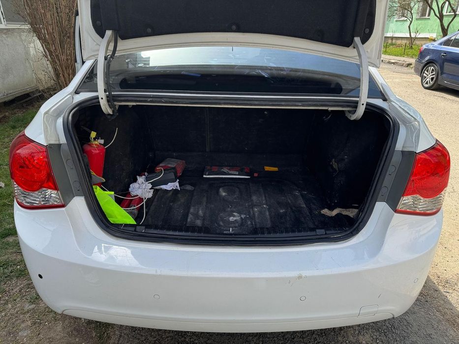 Vând Chevrolet Cruze