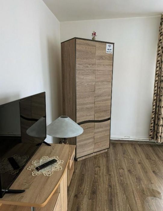 Închiriez garsonieră