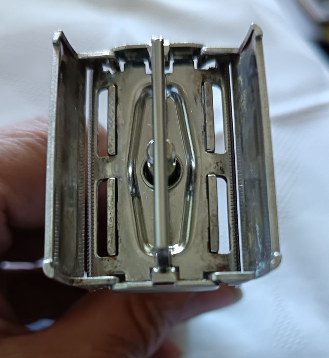 Самобръсначка Gillette Super Adjuatable.