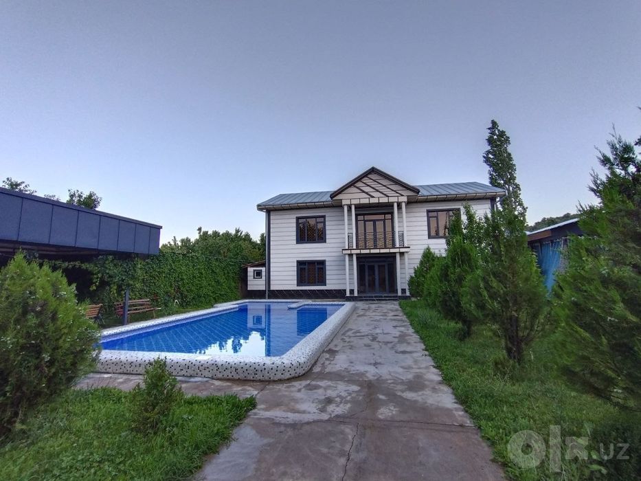 Dacha togʻ yonida