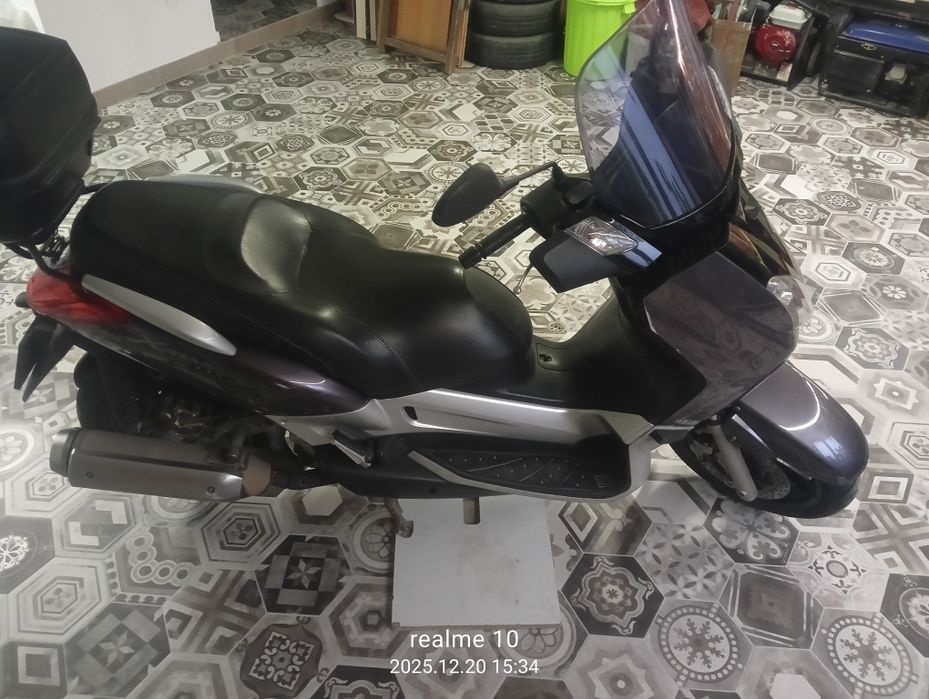 Vând scuter Yamaha YP 250 R