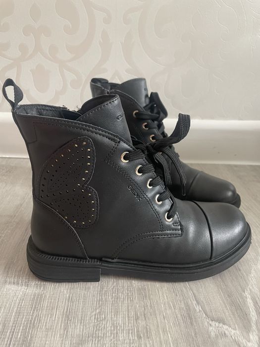 Демисезонные сапоги для девочки