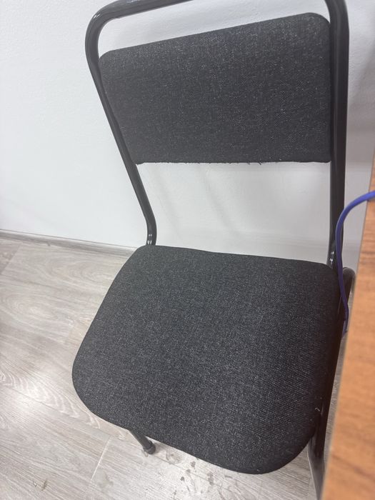 Продам стол и стулья офисные