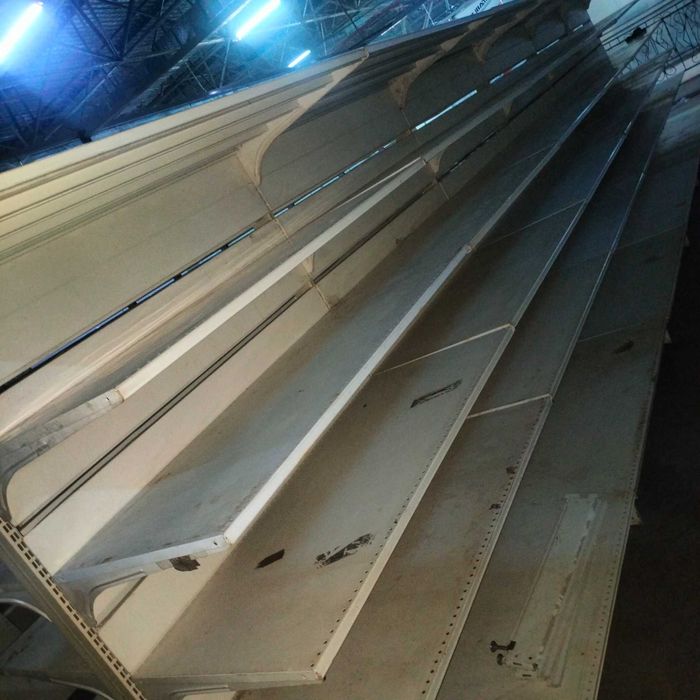 Витрина полька для магазина