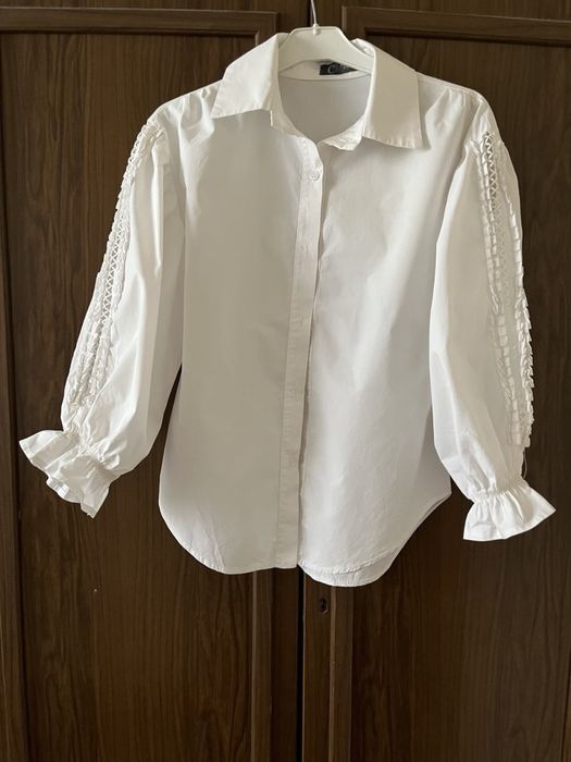 Продается новая белая блузка 46 размера