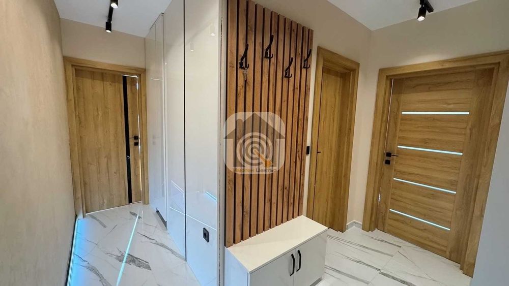 Продава се Двустаен апартамент в София, Красно село - 50 кв.м за 2018 €/кв.м - Снимка #11