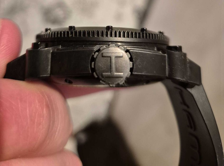 Часовник Hamilton Khaki Navy BelowZero