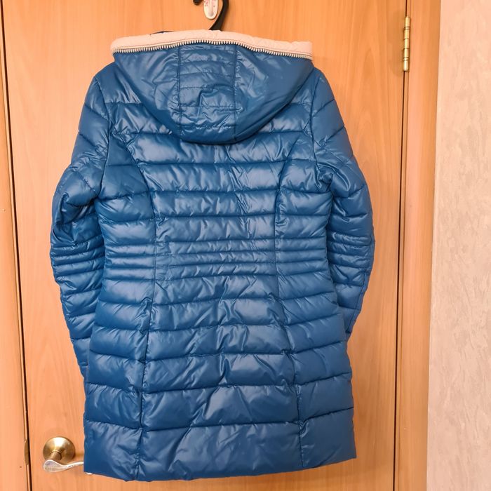 Зимняя куртка с капюшоном б/у