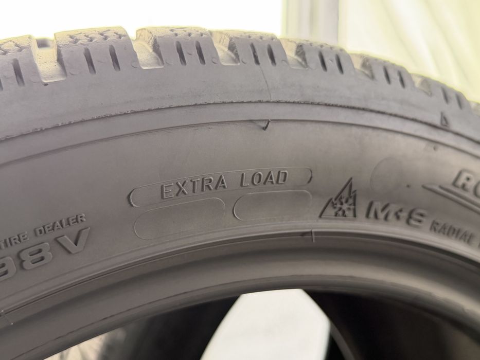 235/45/18 Goodyear 3Броя: 170€ 6мм