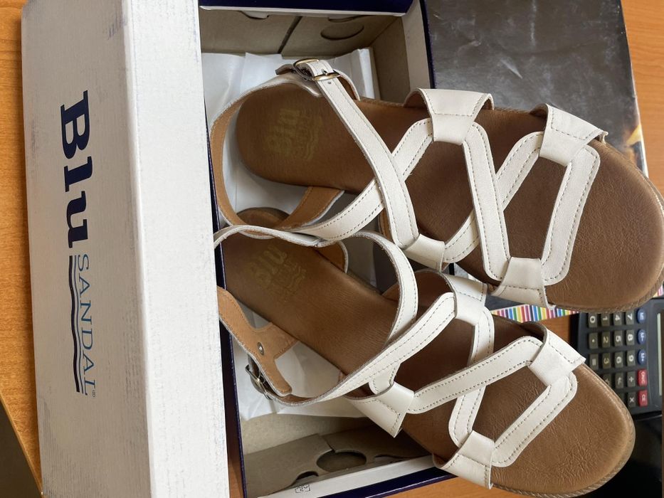 Дамски сандали от естествена кожа