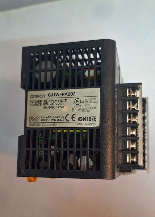 vind PLC Omron CJ1M CPU22 +ID211 + OD212, 48in/out