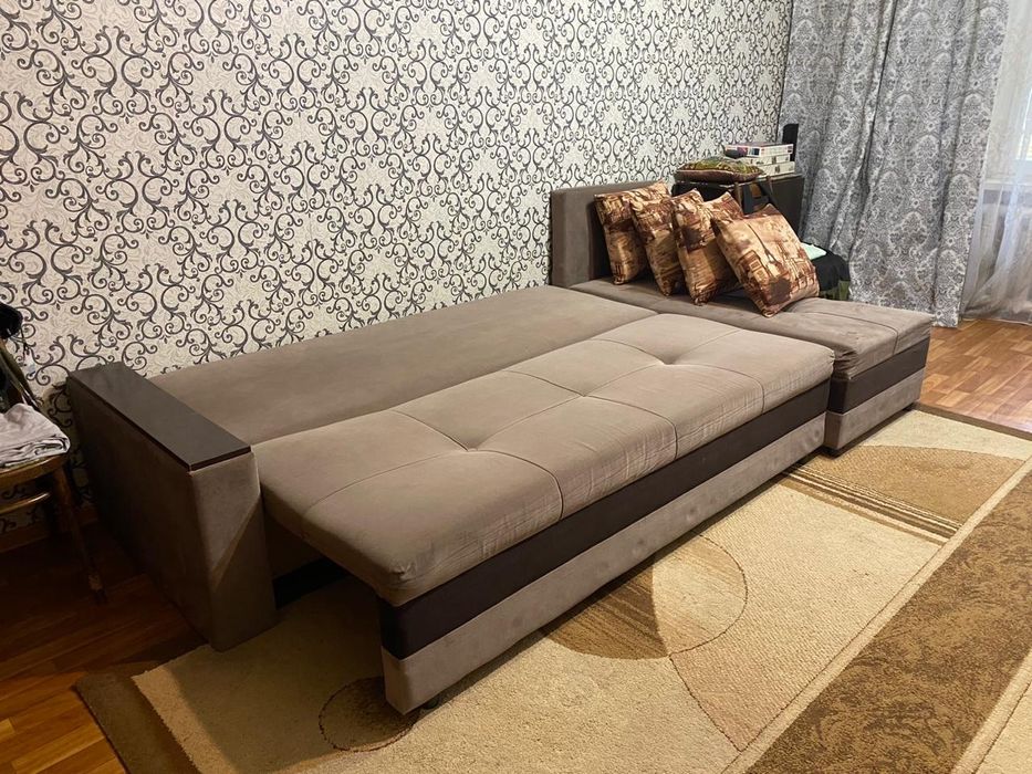 Диван угловой б/у