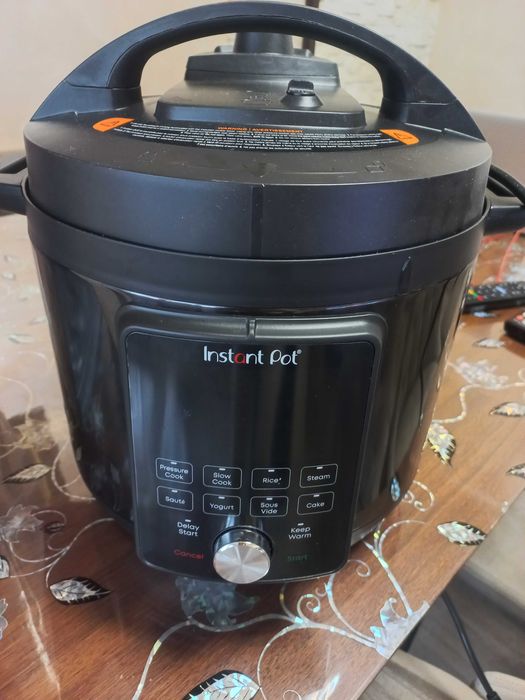 Уред за готвене Instant Pot