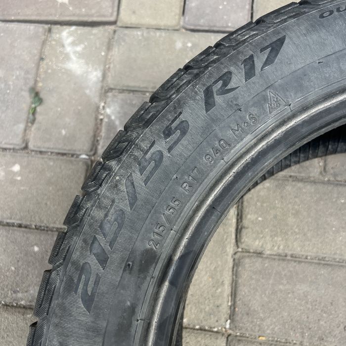 Комплект зимней резины 215/55/17 Pirelli