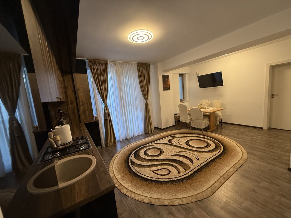 Inchiriez apartament 3 camere