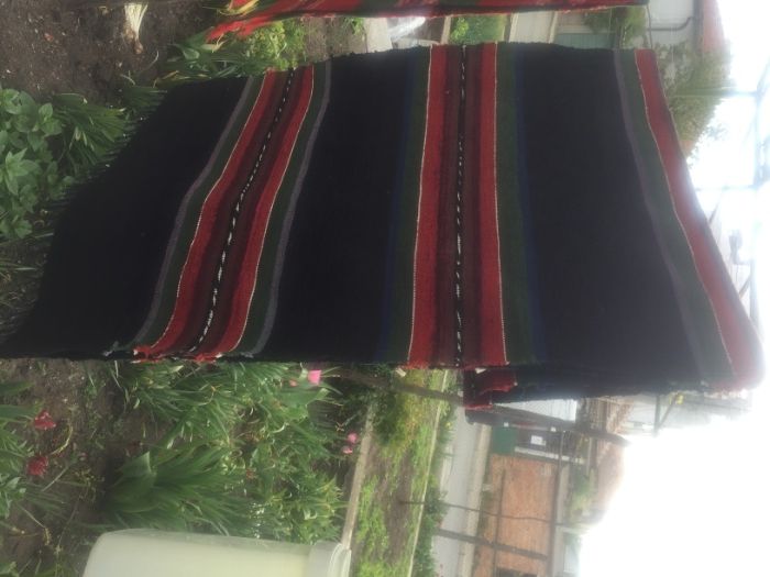 Губери , китеници , родопски одеала и тъкани пътеки