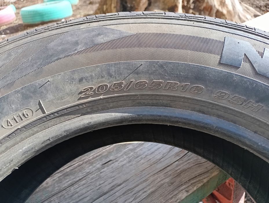 Продам шины б/у в хорошем состоянии.