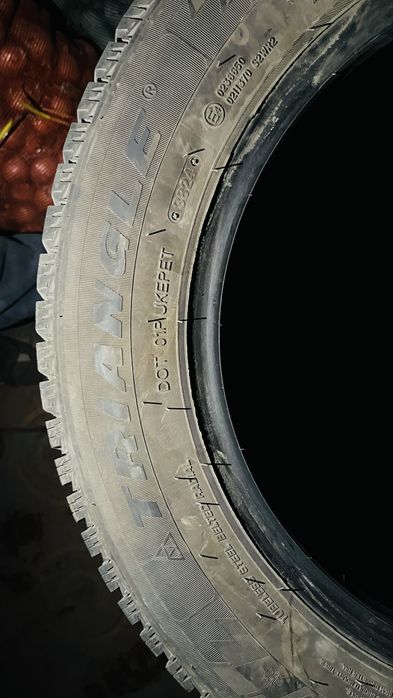 Продам комплект зимних шин Triangle