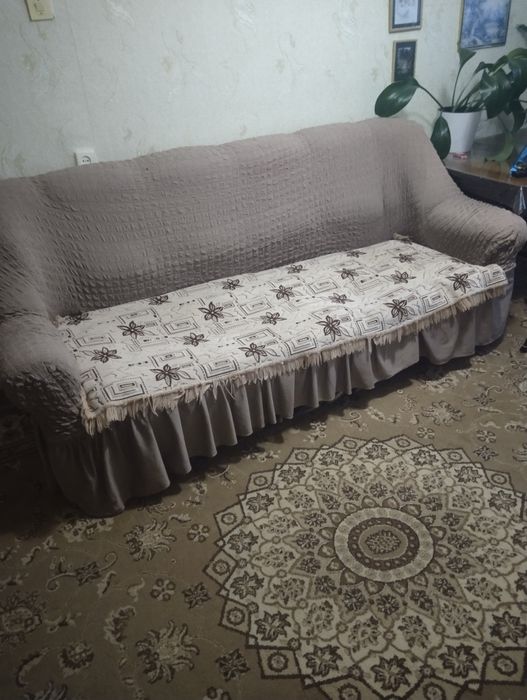Отдам 2 кресла и диван б/у  самовывоз