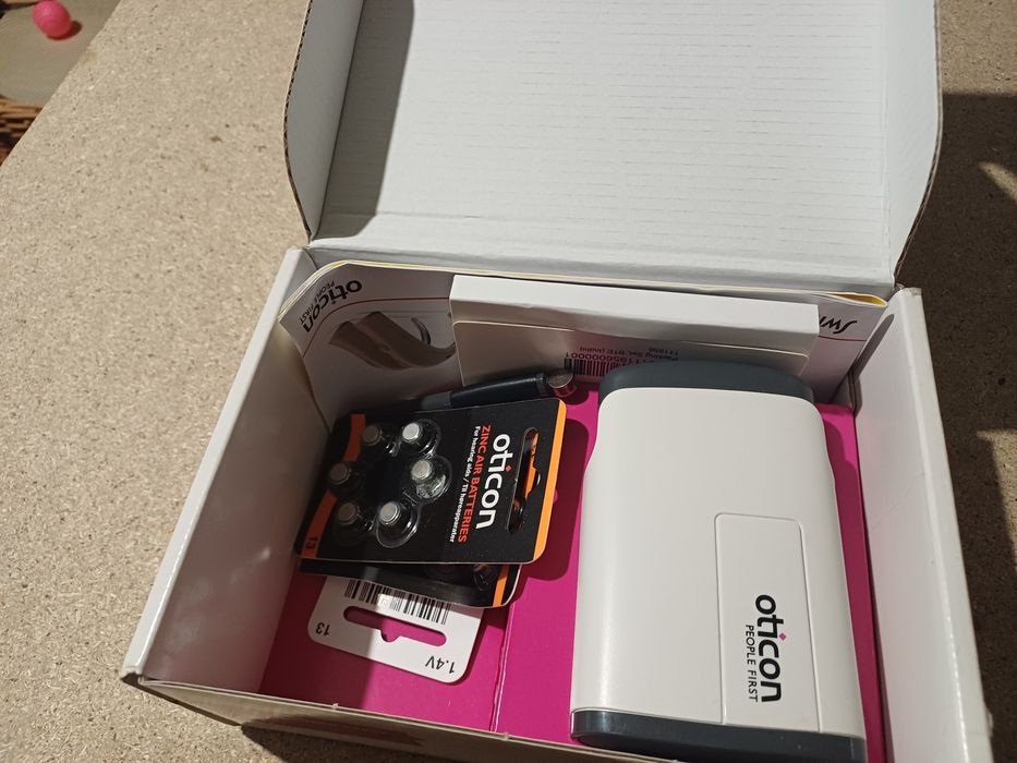 Слухов апарат Oticon