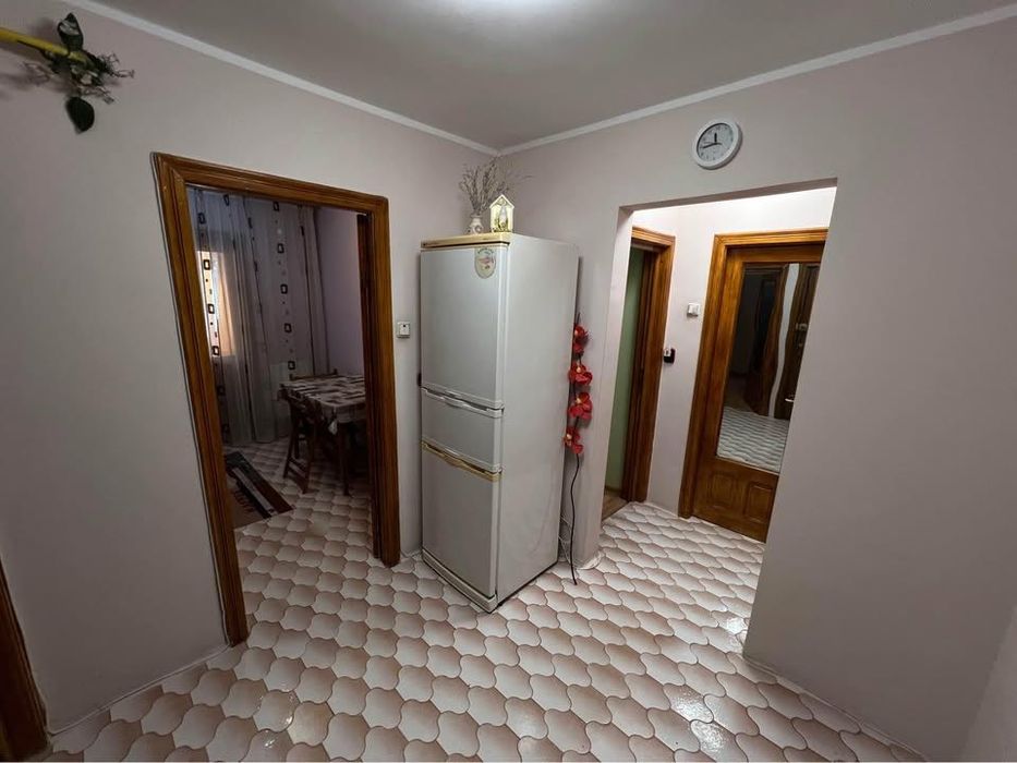 Inchiriez apartament 2 Camere Etaj 1, Micro 17 Galati