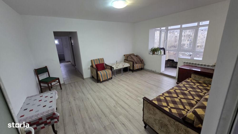 Vand ap cu 3 camere zona Posta 4 ( str. Borcea )
