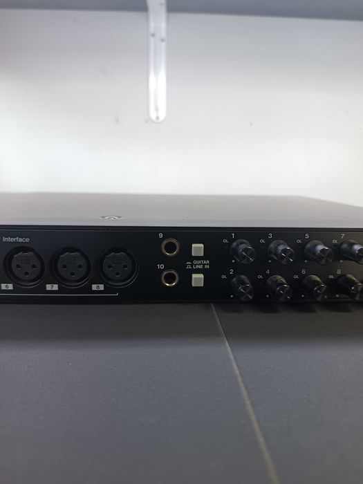 Студийна аудио карта TASCAM US-1800 с фантомно захранване