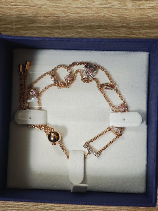 Swarovski бижута