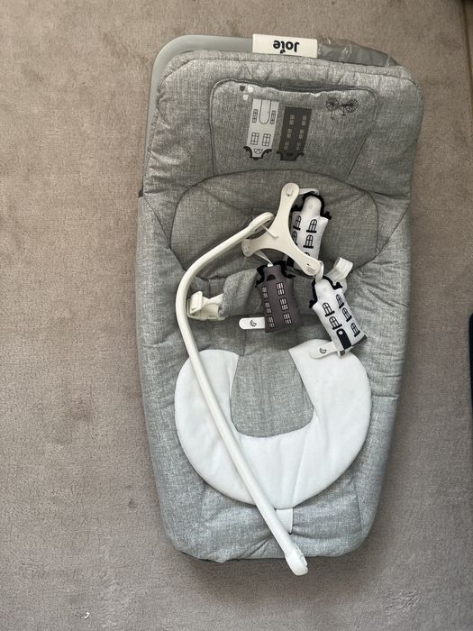 Продам детский шезлог Joie