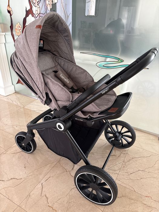 Carucior Lionello Mika