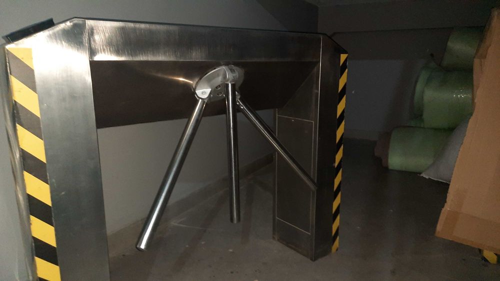 Продаются Турникеты Б/У