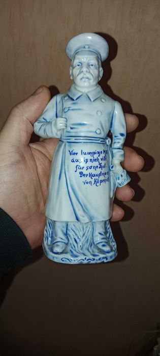 Продам статуэтки, бутылки лфз