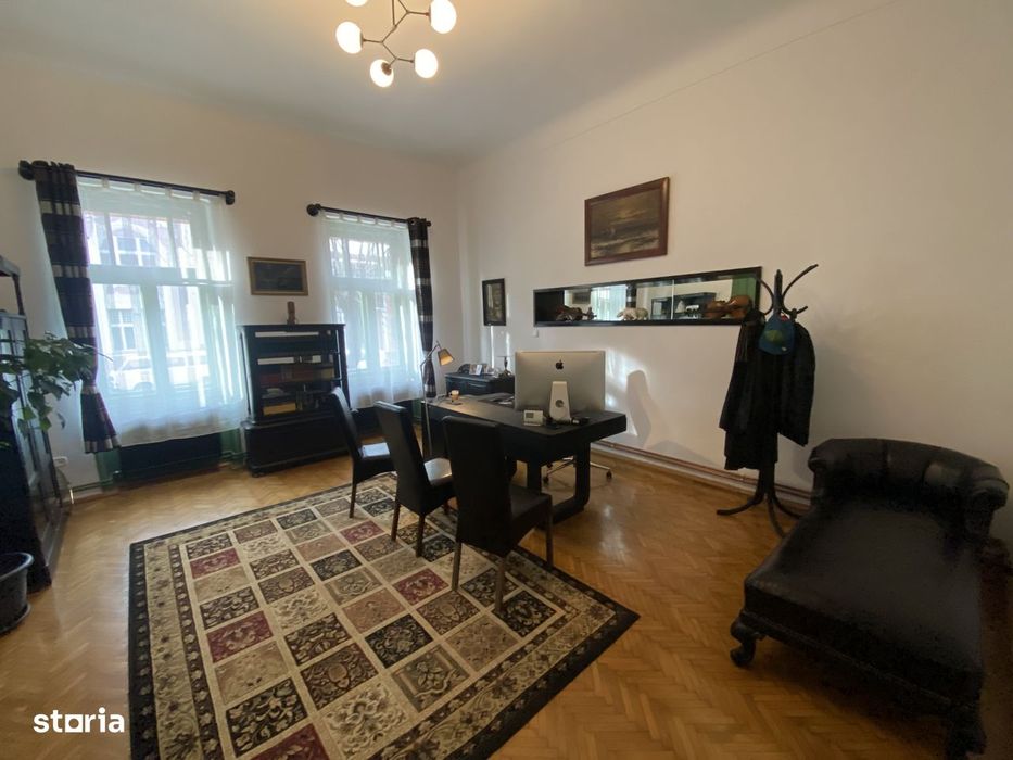 Sediu profesional ultracentral + mansardă | parcare | 218 mp