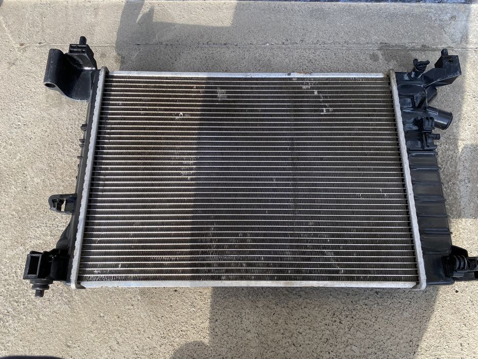 Chevrolet Cobalt Radiator sotiladi