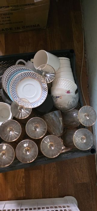Продам посуду для столовой