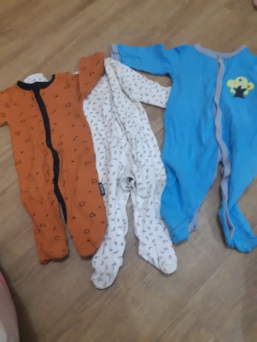 Продам детскую одежду