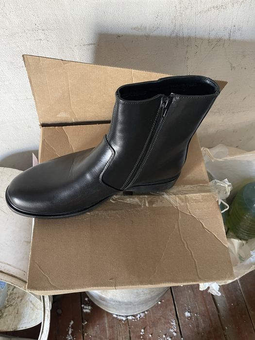Продам сапожки ботинки зимние кожанные
