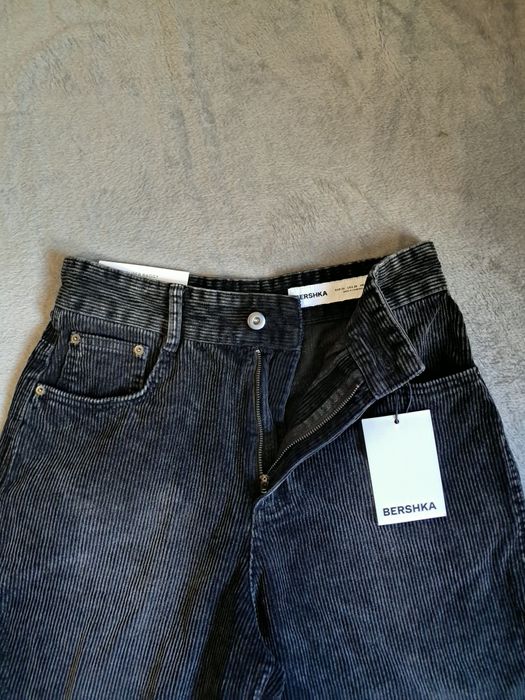 Дънки на Bershka