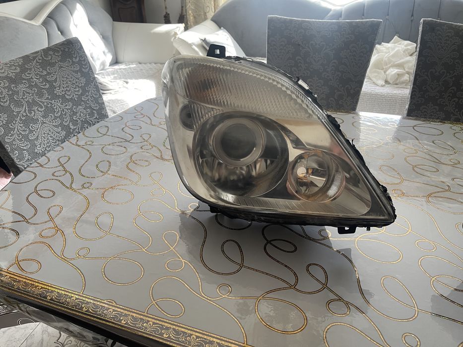 Vînd triple de vw t6 si faruri de sprinter